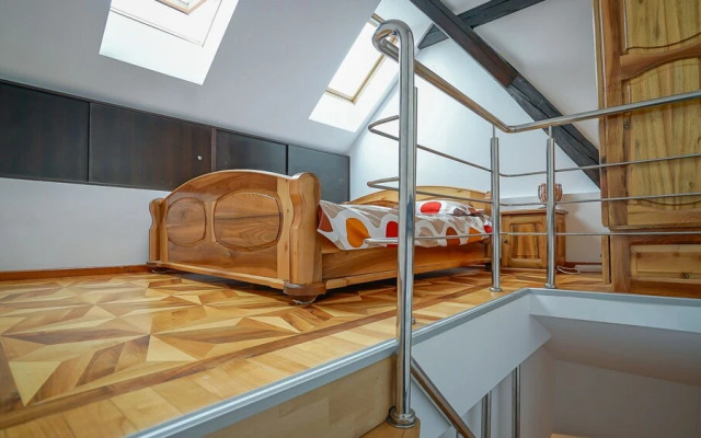 CN2i Luxury Accommodation Duplex City Center