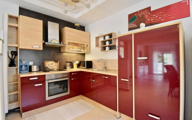 Holiday house with sea view and BBQ grill