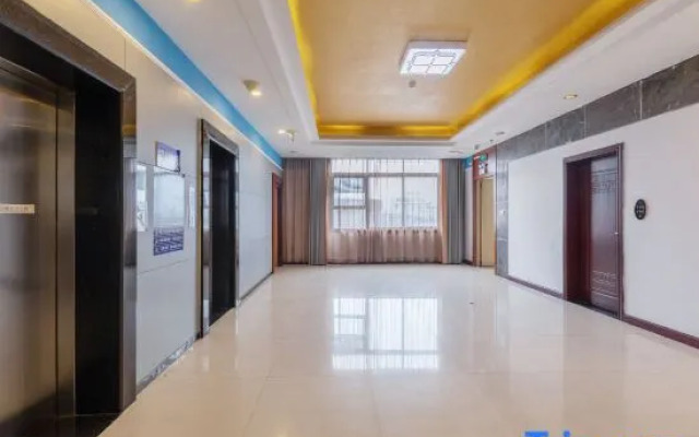 Yuechao Extreme Hotel (Guangzhou Zengcheng Xintang South Station Store)