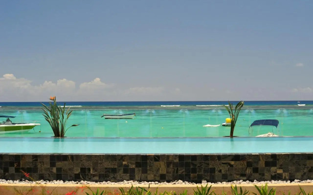 OBiches Luxury Beachfront Apartment Trou-aux-Biches