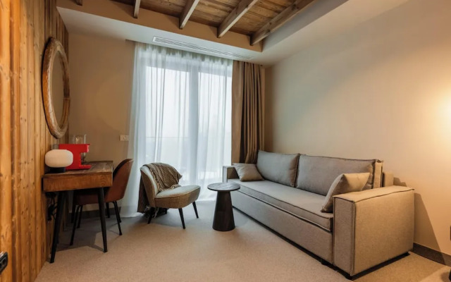 The Pines Bucegi Lodge