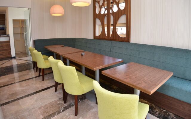 Hotel Atina