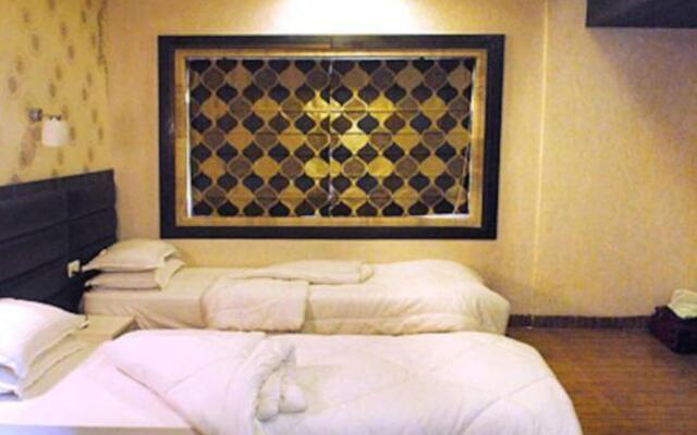 Hotel Emerald by OYO Rooms