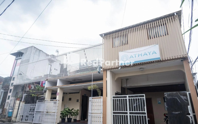 OYO 3892 Athaya Guesthouse Syariah