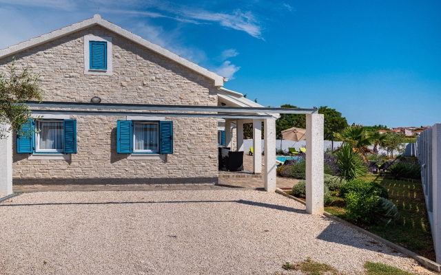 Holiday house Ani 1 - with pool : Privlaka, Zadar riviera