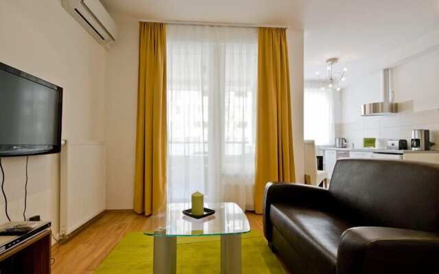 Corvin Lux Aparthotel