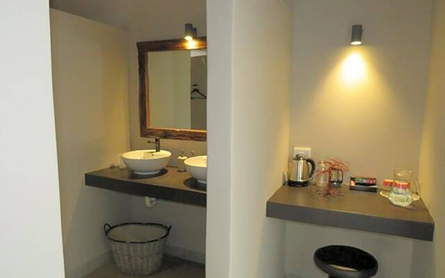 The Baobab Bush Lodge