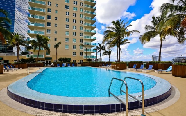 One Broadway Luxury Suites Downtown