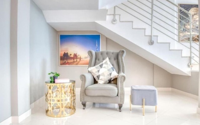 Luxurious 4 Bedroom Duplex Villa Apartment Near JBR