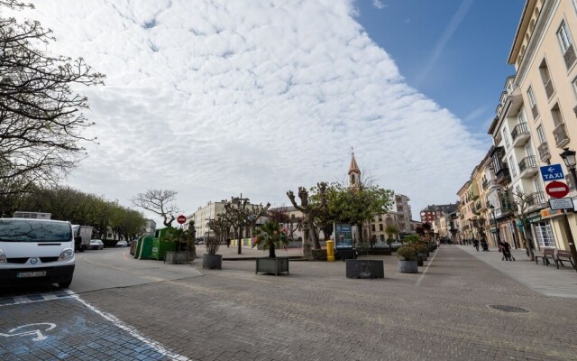 Lovely Apartment in Ribadeo near Playa de Penarronda