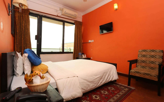 Teeka's Holiday Inn