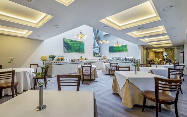 Ratonda Centrum Hotel