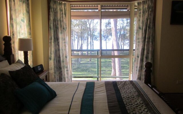 Kingfisher LakeHouse