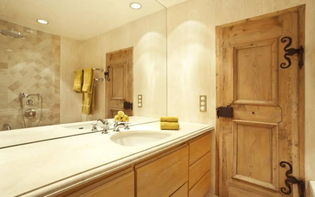 Top of the World Apartment