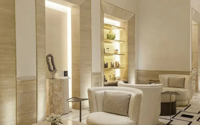 LUX Iconic Views at Palm Tower Suite 2