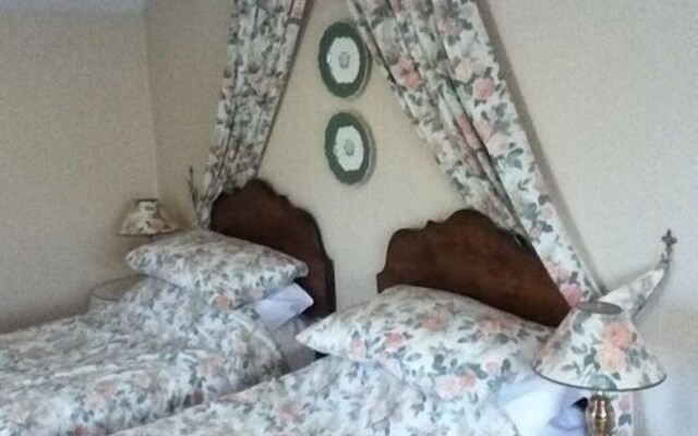 Holdfast Cottage Hotel