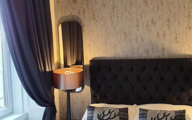 The Lauriston Hotel
