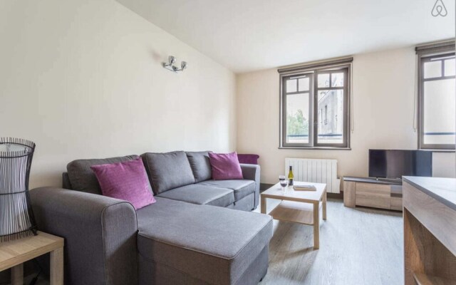 Bright Renovated Parisian Apartment