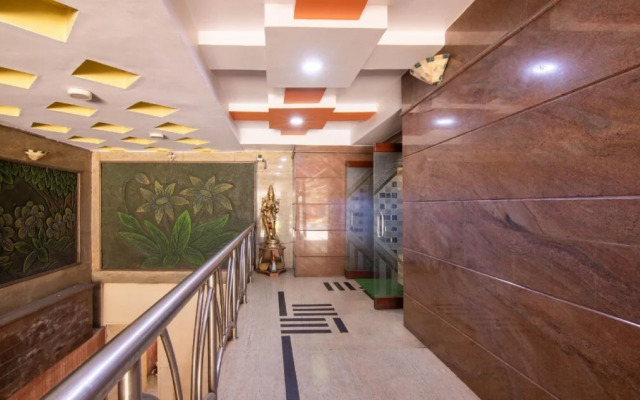Aura Inn by OYO Rooms