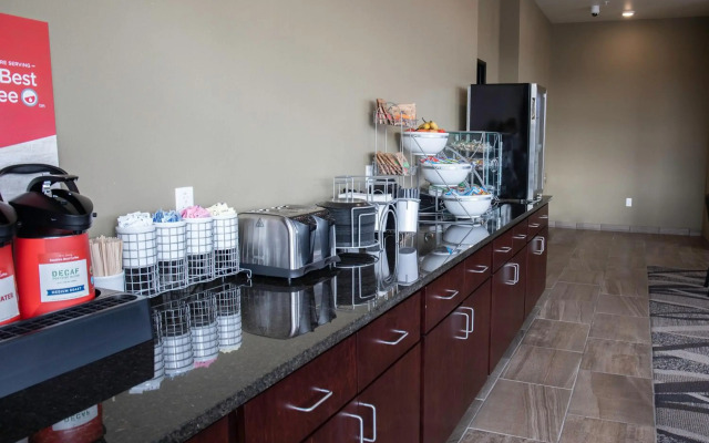 Cobblestone Hotel & Suites - Two Rivers