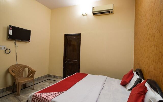 OYO 42790 Mukund Resort