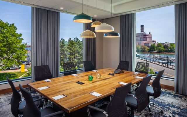 Hampton Inn Boston Seaport District