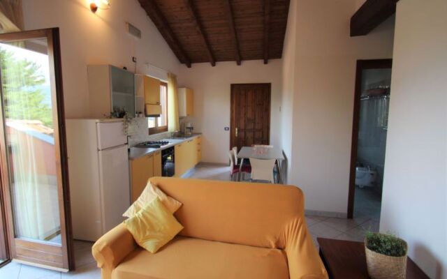 Residenza Agrifoglio 22611