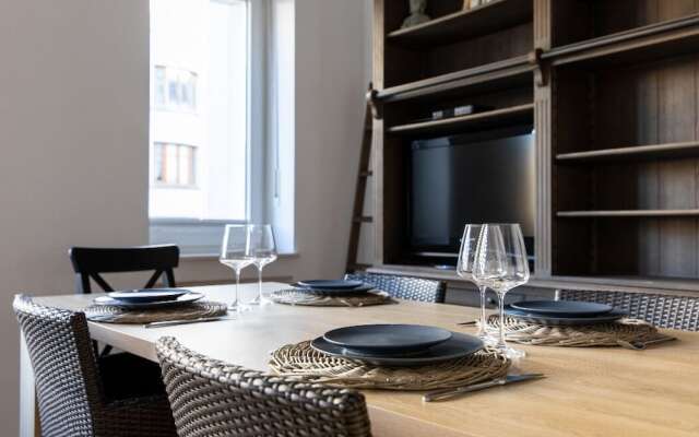 Classic Chic Flat 100m2 in City Center