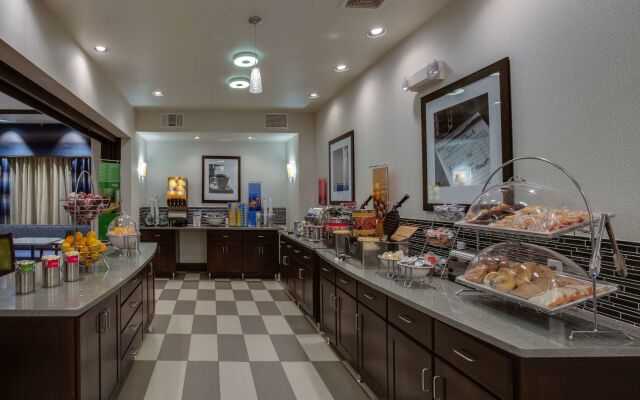 Hampton Inn & Suites Elyria