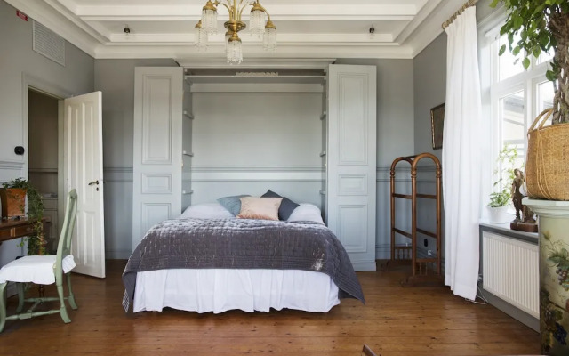 Strandflickornas Annex Gula Villan