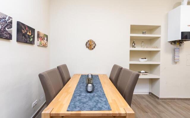 Comfortable romantic 1 bedroom apartment near Augarten