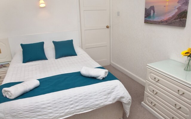 Weymouth Bay Apartment B