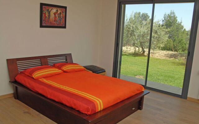 Luxurious Villa in Rochefort-du-gard With Private Pool