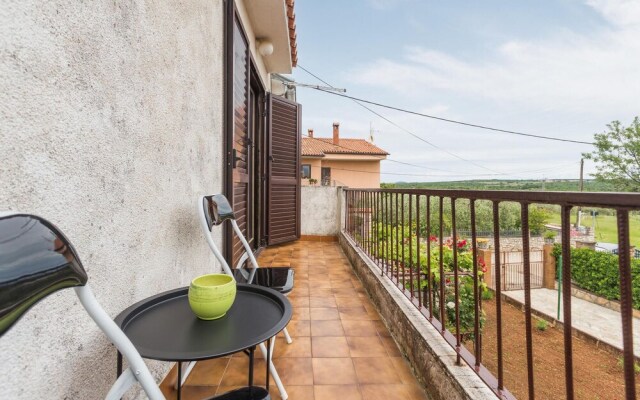 Beautiful Home in Tar With 2 Bedrooms and Wifi