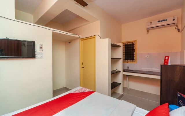 OYO 26936 Adhithya Inn