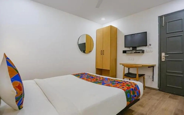 OYO Townhouse 373 Vishwas Nagar