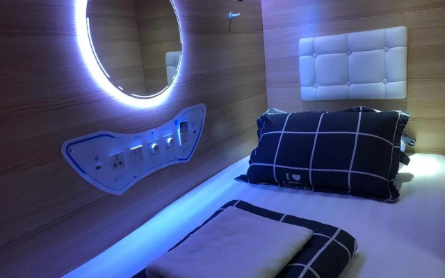 Capsule Pod @ Aljunied