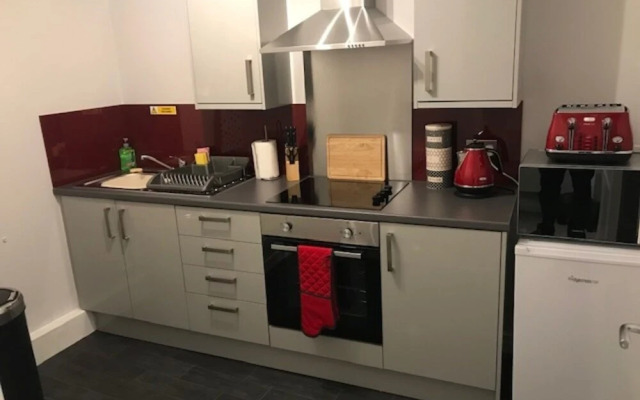 2 Bedrooms Sleeps 6 Near Top Blackpool Attractions