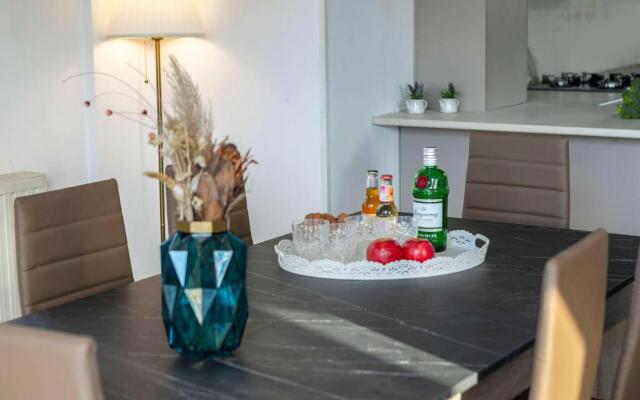 Villa Adonis Large Private Pool Walk to Beach