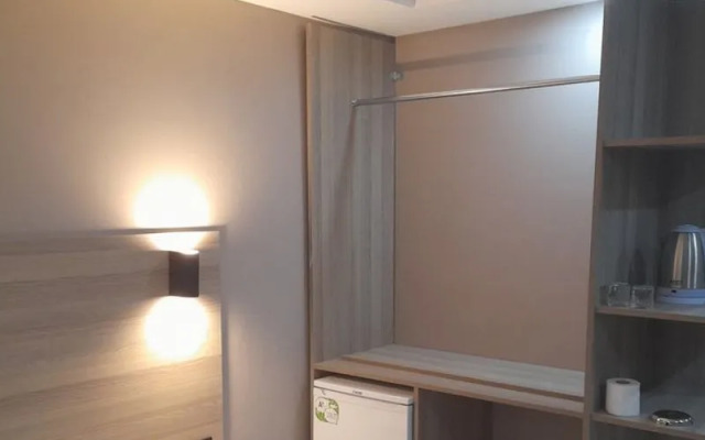 Moon Suit Otel