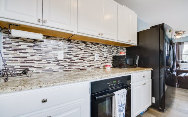 Dock & Furnished Deck: Lakefront Gravois Mills Gem