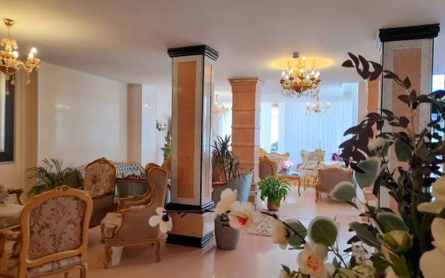 Hotel Royal