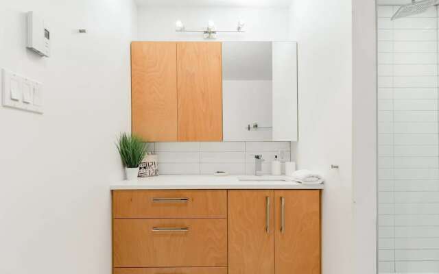 Hip, Stylish Apartment in Little Italy