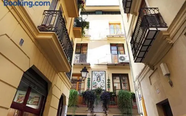 Flatsforyou Sorolla House