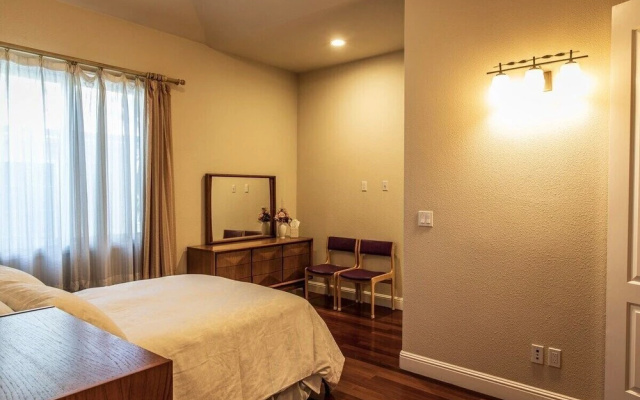 Lovely 2-bedroom in Cupertino