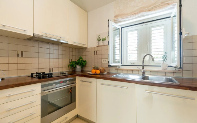 Hedera Estate Hedera A16