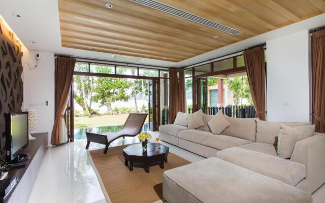 Amatapura Beachfront Villa 10