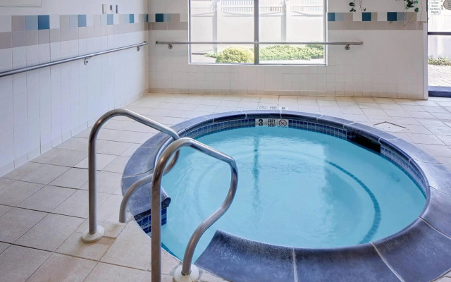 Courtyard by Marriott Long Island MacArthur Airport