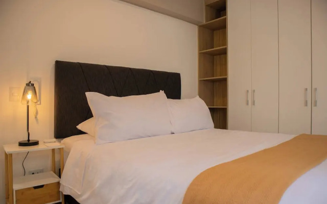 w Astounding 1BR in San Isidro