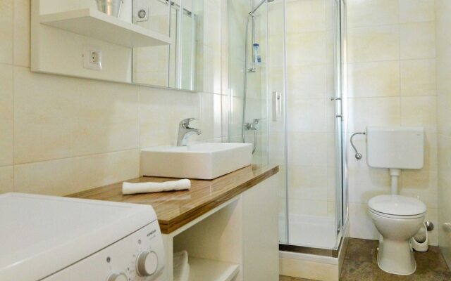 Apartment in Ljubac With Barbecue